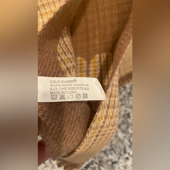 Women's Scarf with Hearts - Picture 7 of 8